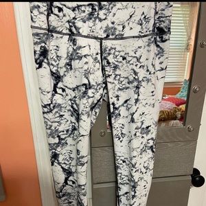 Marble active leggings! Only worn a few times!
